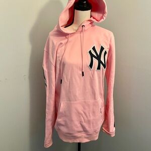 yankees hoodie size M